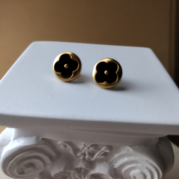 18 KT Gold Over Titanium Monogram Earrings - Picture 3 of 3